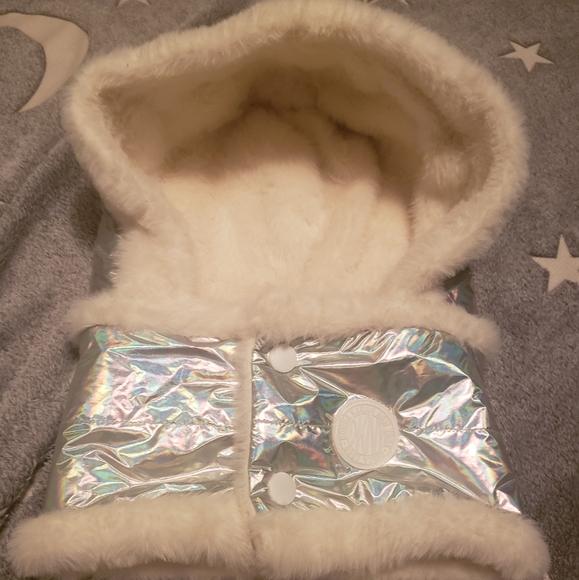 DKNY SCARF HAT - Picture 1 of 6